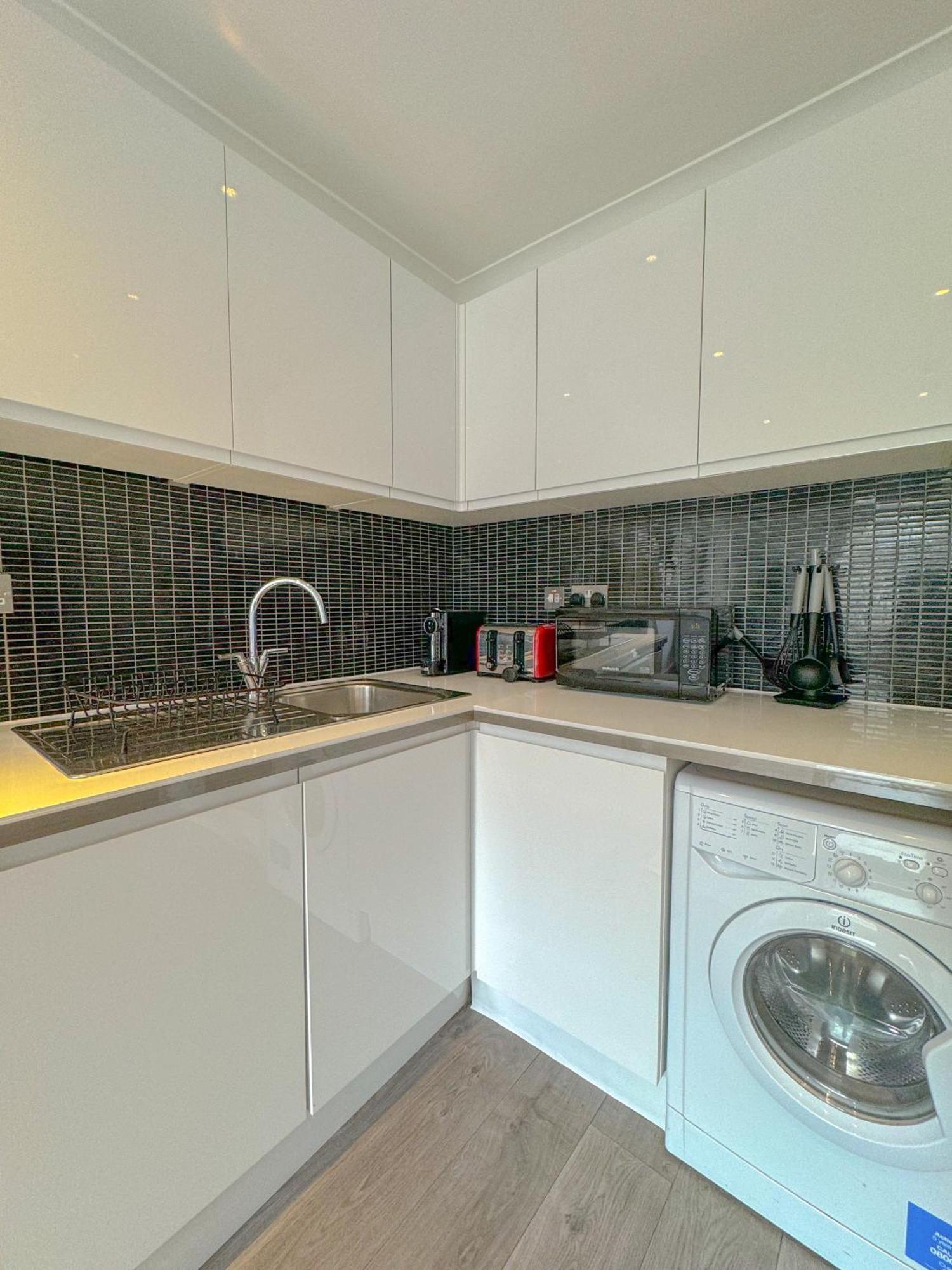 Conway Apartments Londen Buitenkant foto